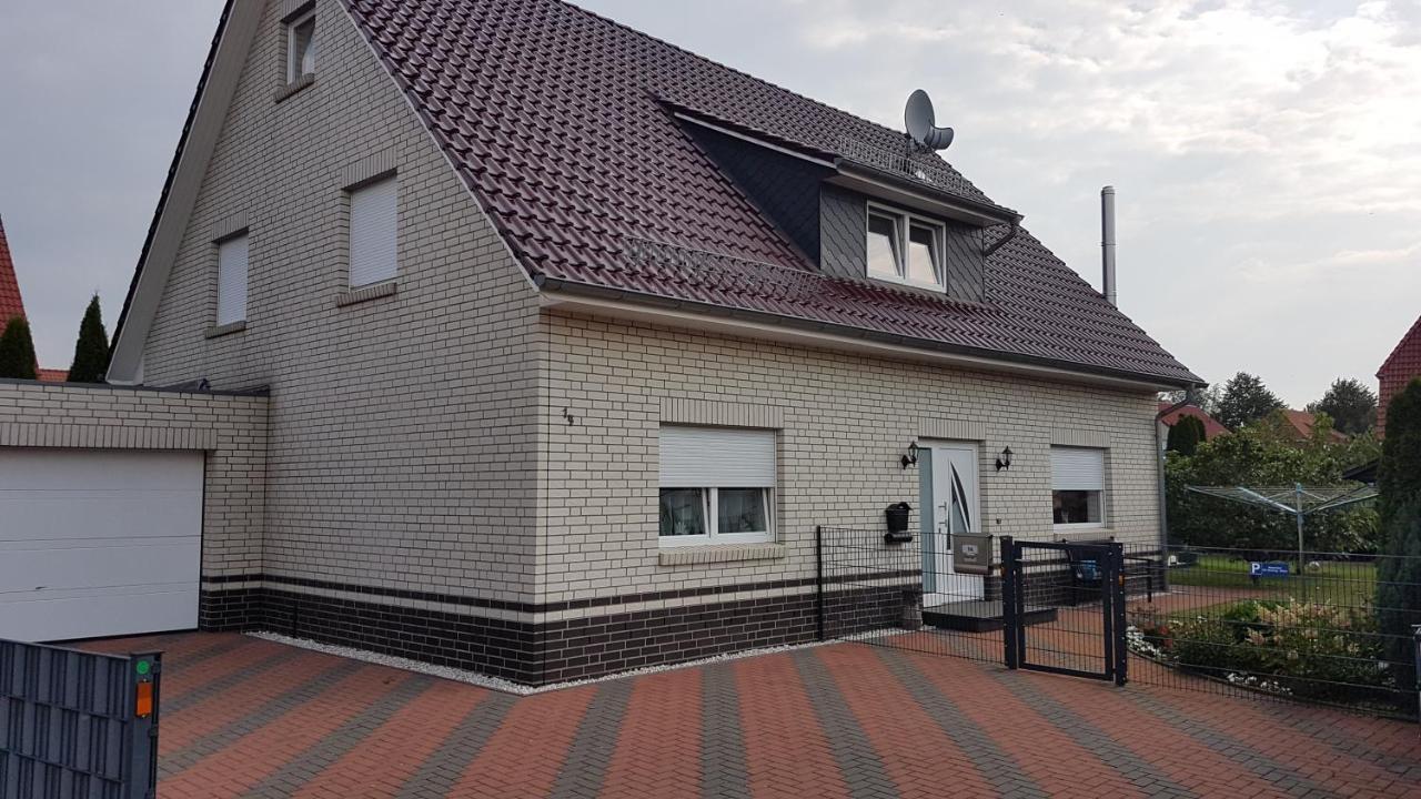 Nettes 2- Zimmer Apartment Sehnde Kültér fotó